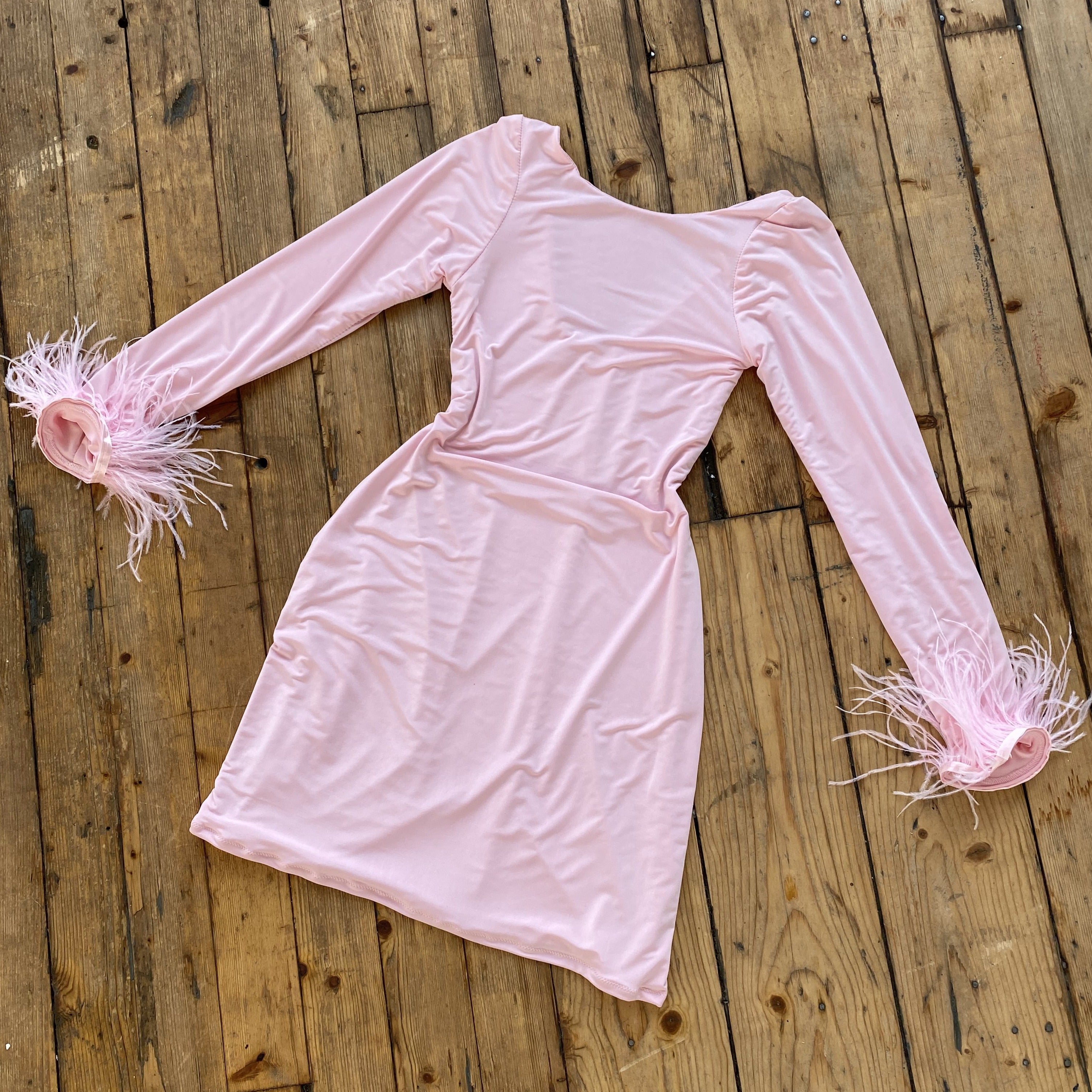 Fashion pink feather trim dress